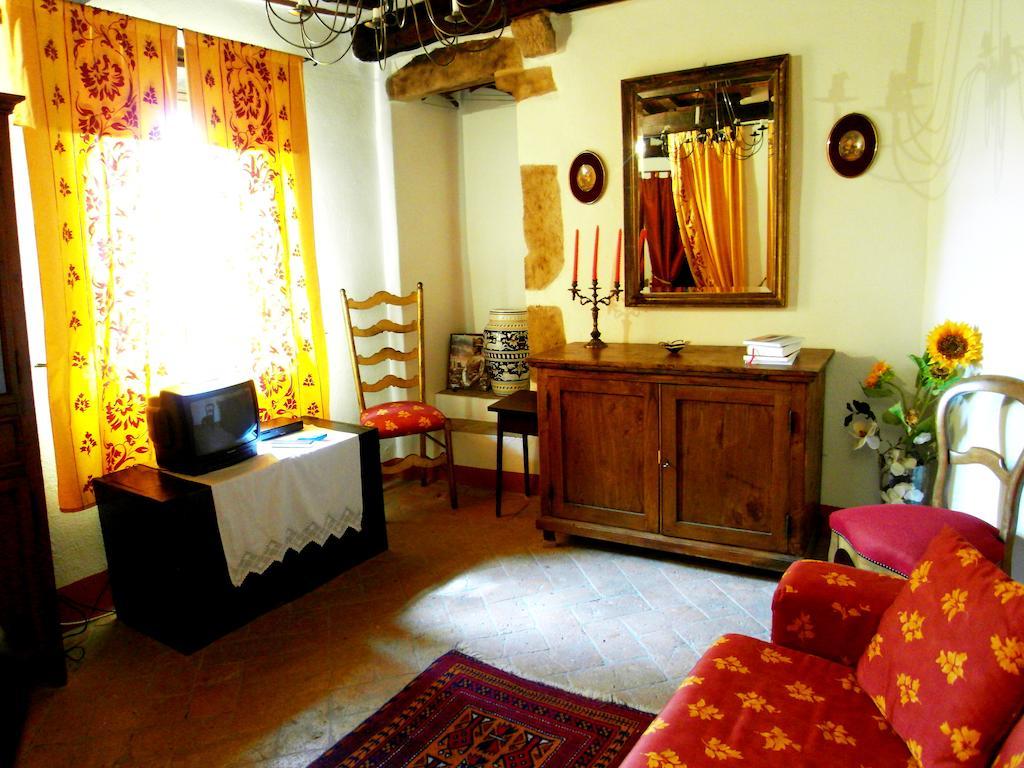 Guest House Il Borgo Di Sempronio Semproniano Pokoj fotografie